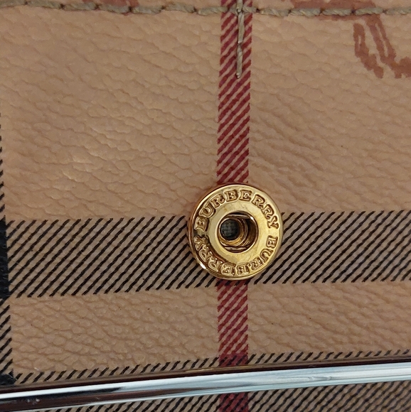 Burberry Haymarket Check wallet - Picture 14 of 16
